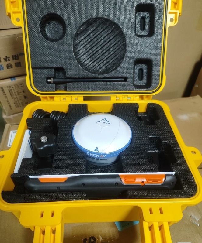 CHCNAV I76/X13 GNSS receiver 226 GNSS Channels RTK GNSS Receiver with Precision Positioning and Optional Internal Radio 405–470 MHz UHF Or FH915 Spread Spectrum