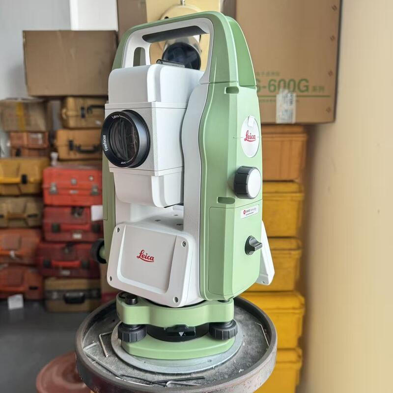 Leica TS03 Manual Total Station with 30X Magnification 1000m Non Prism Distance and 5'' Accuracy for Surveying