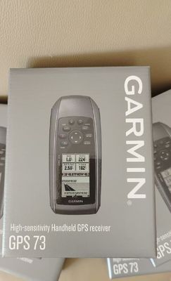 Garmin 73 χειριστή GPS Εύκολο στη χρήση GPS Παρόμοιο πλοήγημα με 4 επίπεδα γκρίζου τύπου οθόνης LCD και 50 διαδρομές πλοήγησης